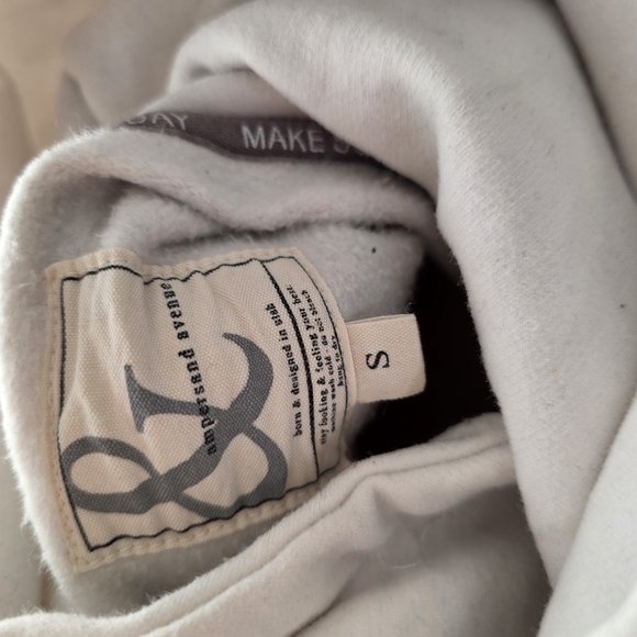 Ampersand Avenue "All Eyes On Hue" Women's Hoodie - Size Small Multi- Colored - Picture 11 of 13